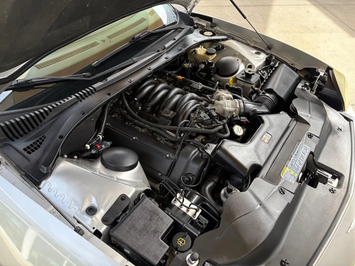 Vehicle photo 33