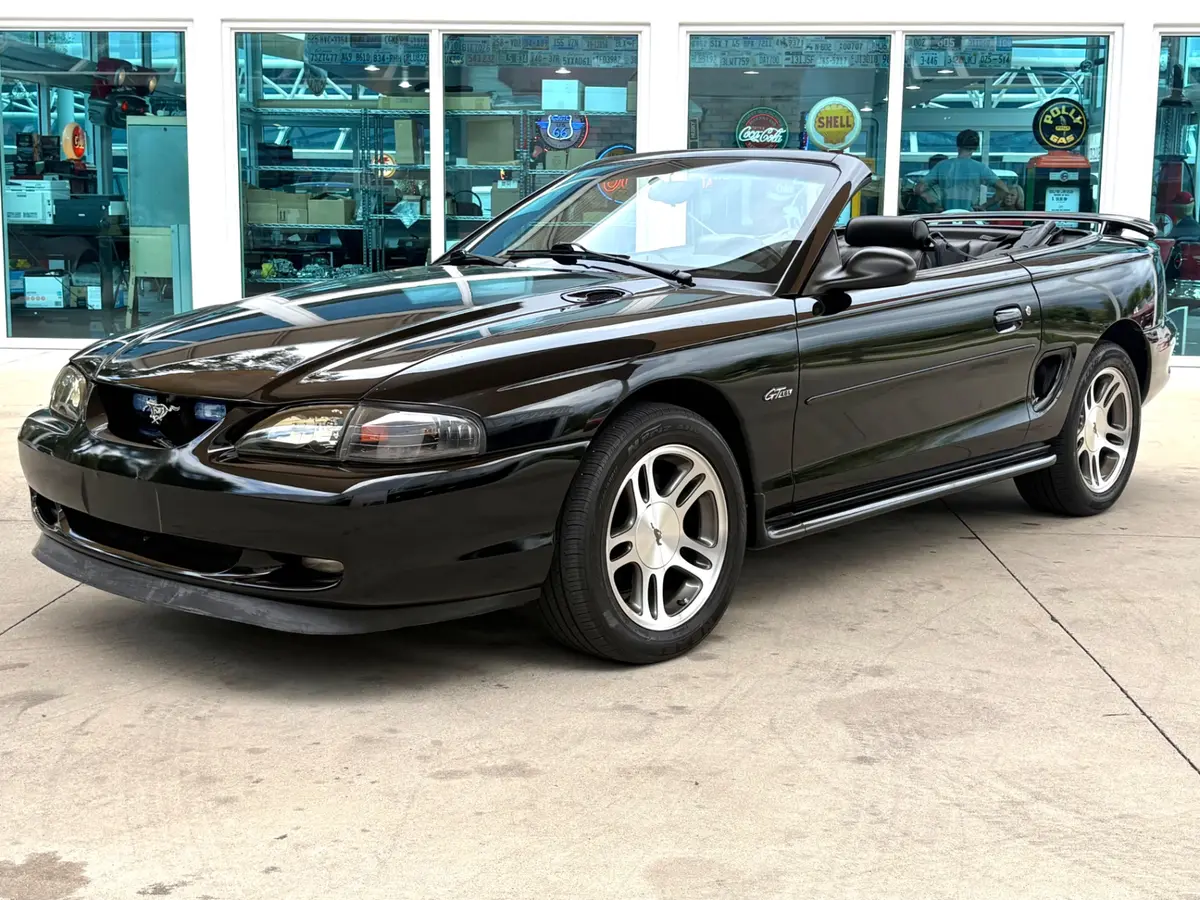 Vehicle photo 11