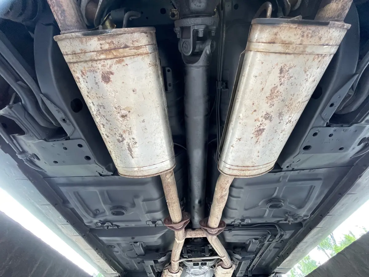 Vehicle photo 47