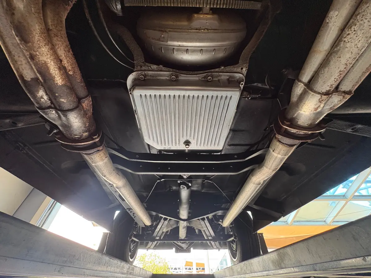Vehicle photo 57