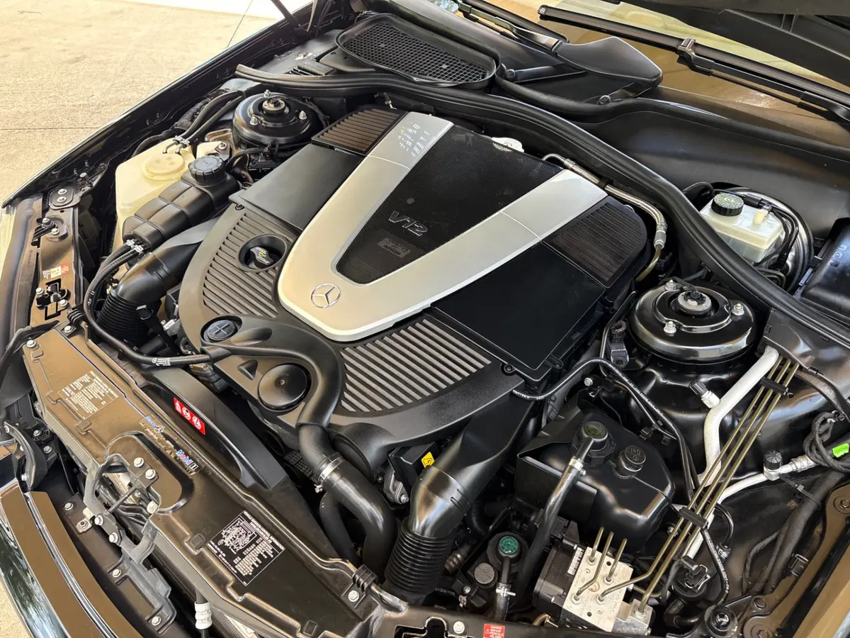 Vehicle photo 28