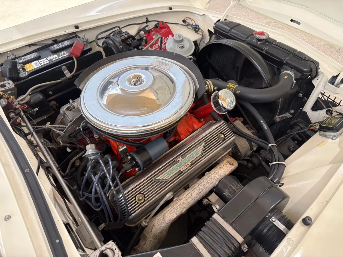 Vehicle photo 33