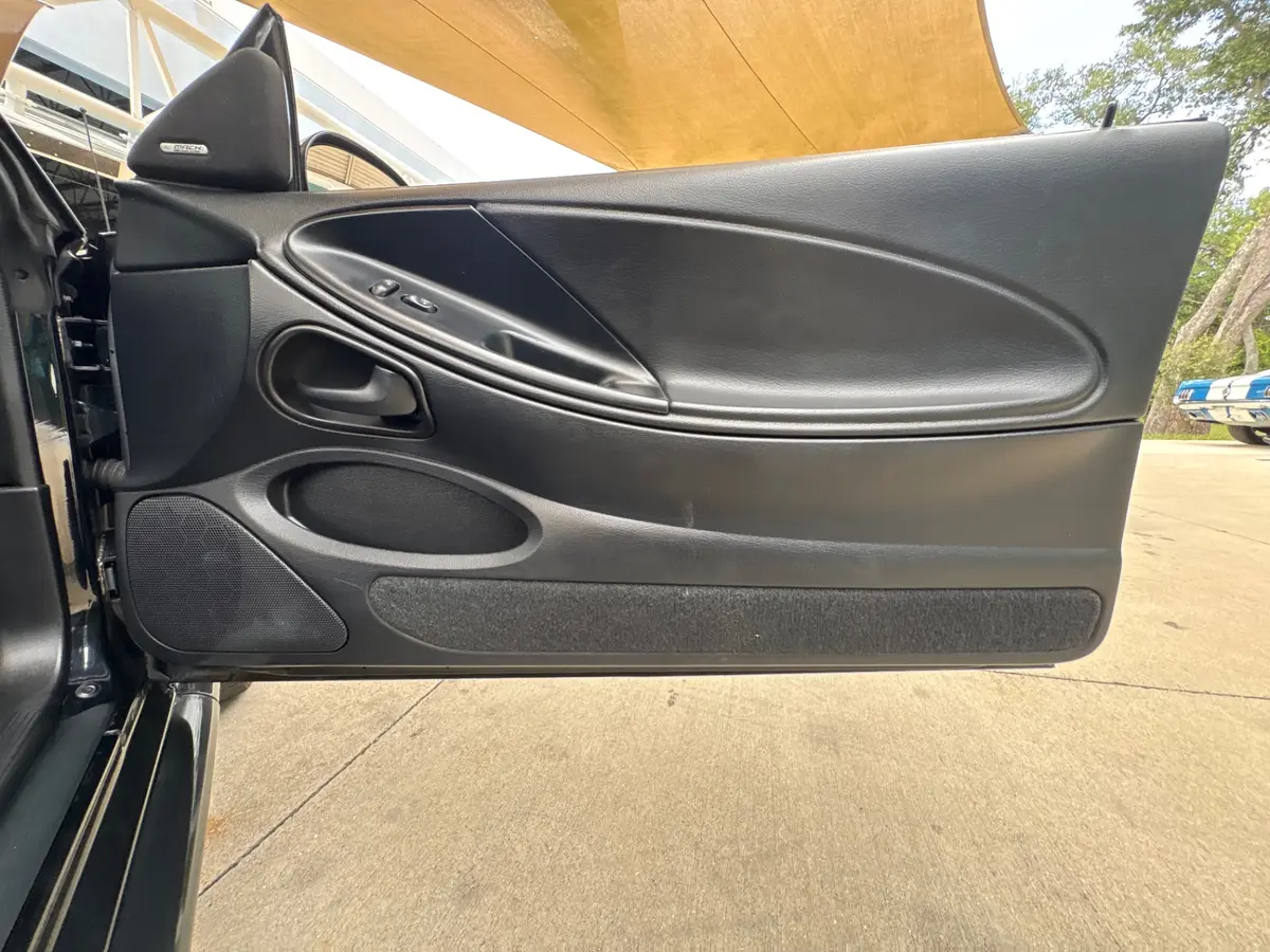 Vehicle photo 44