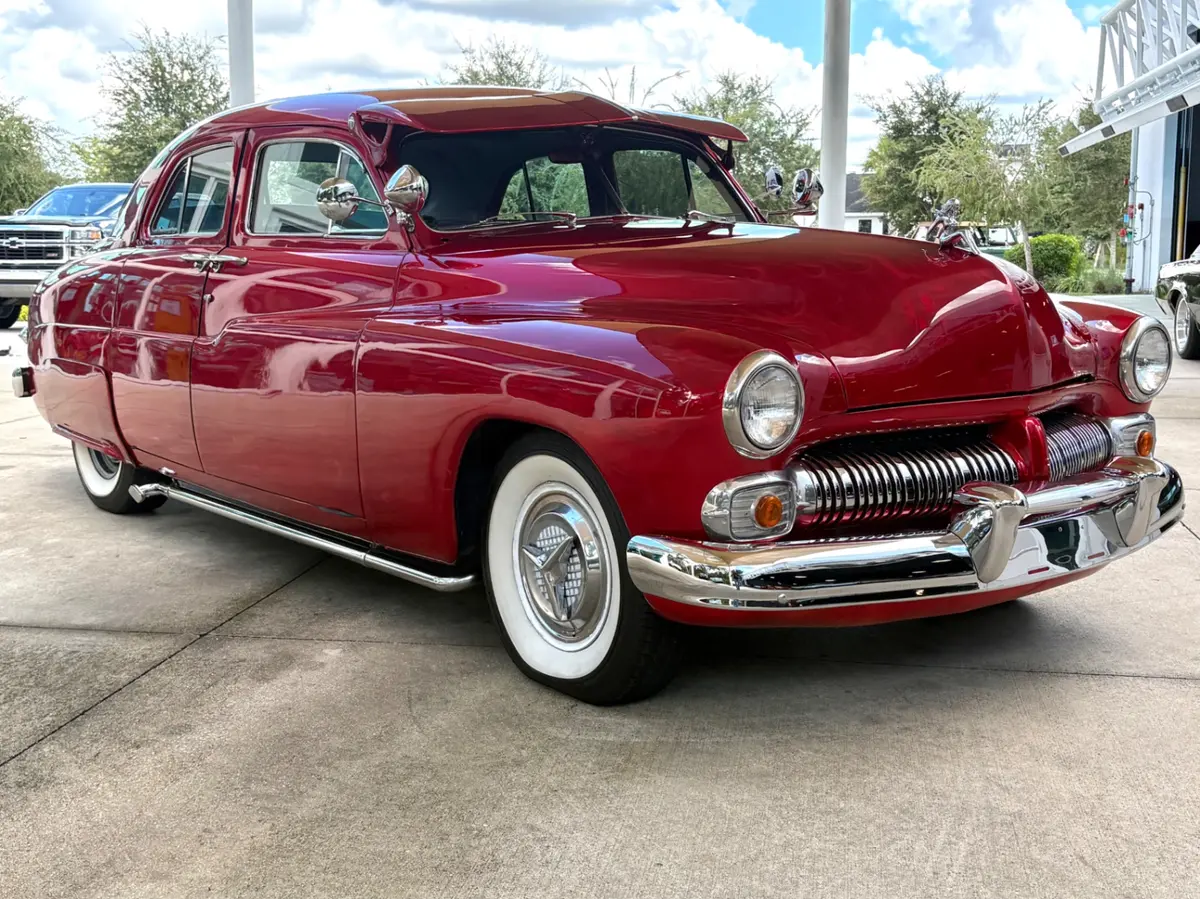 Vehicle photo 4