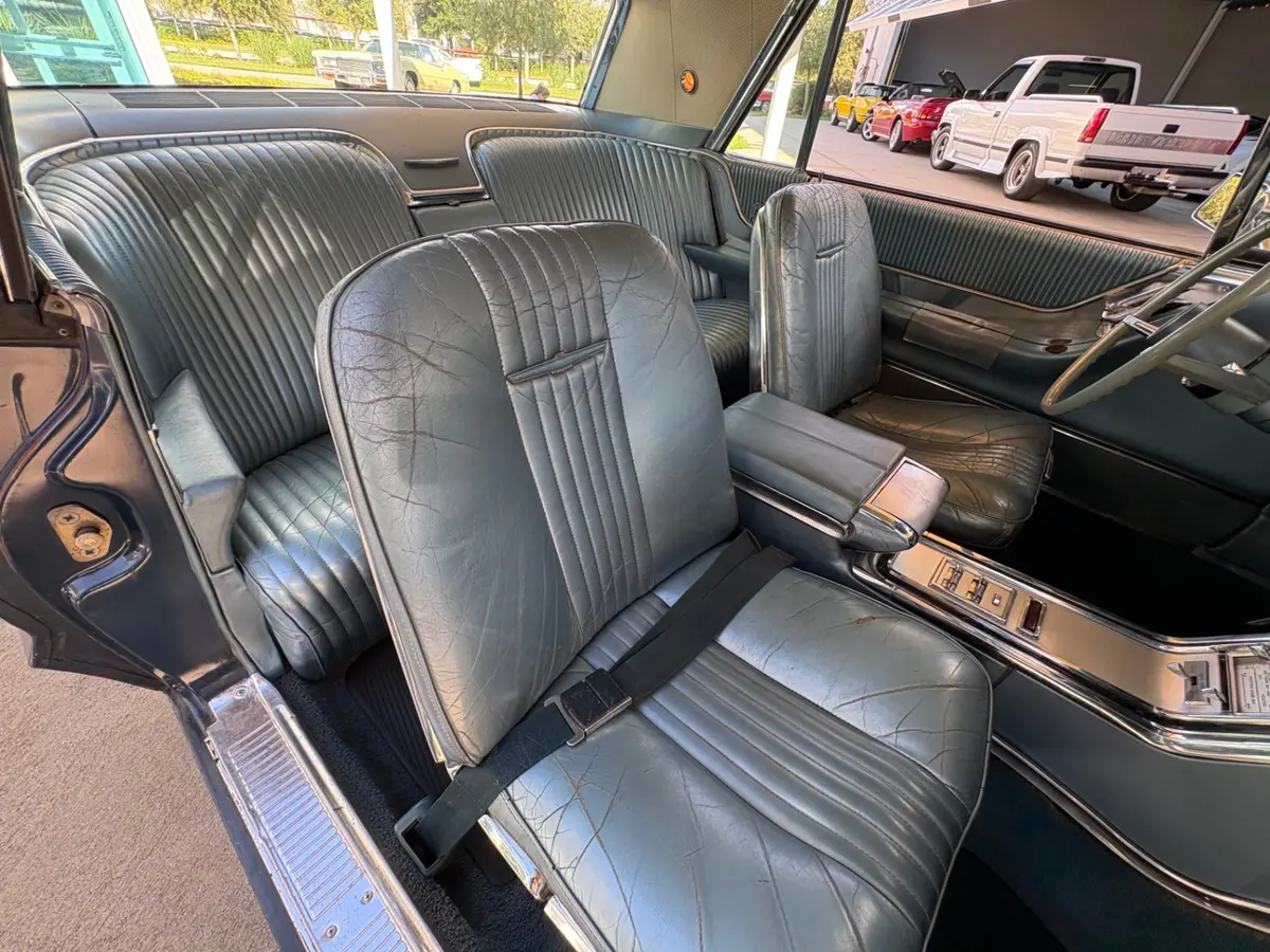 Vehicle photo 41