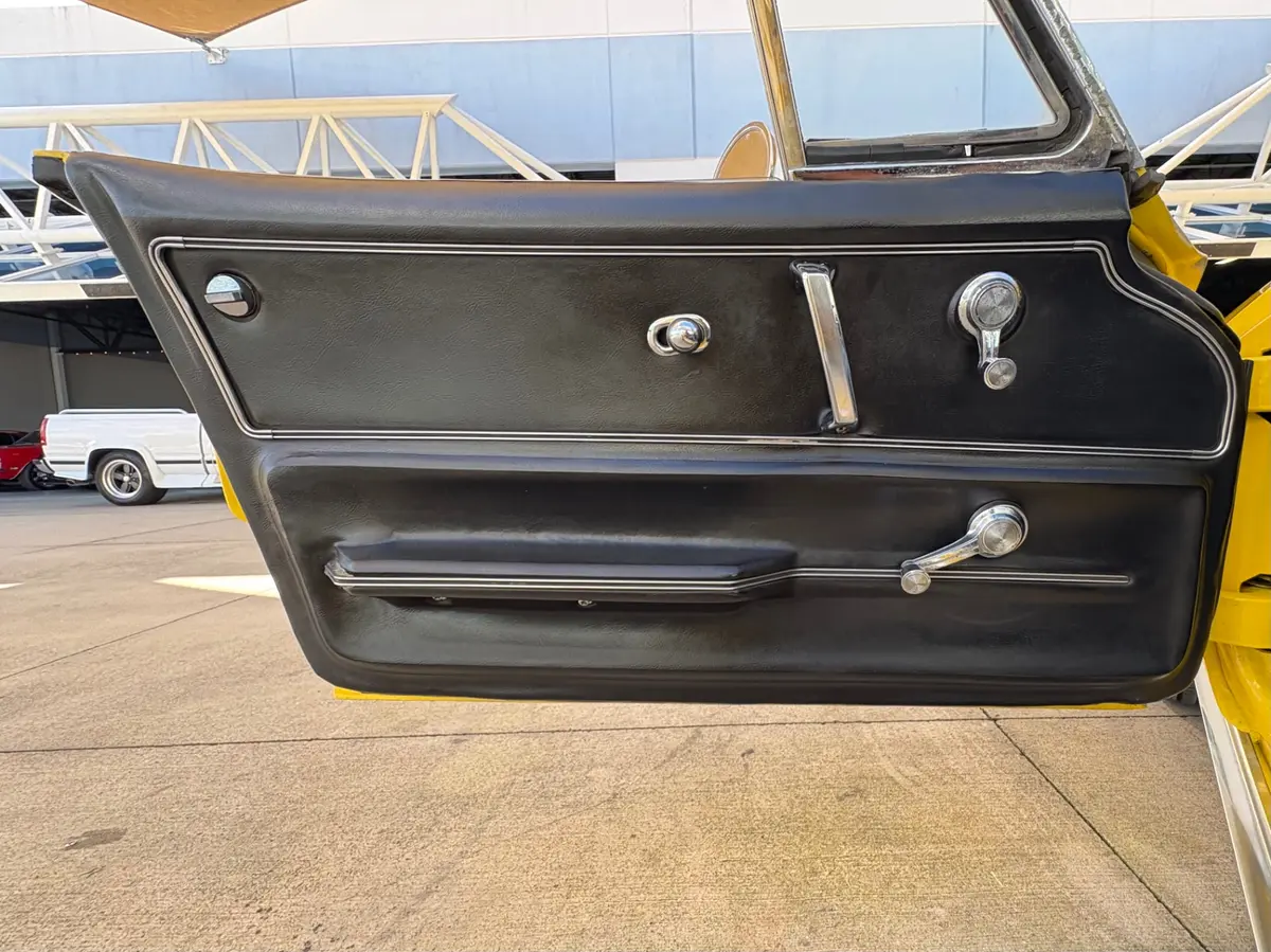 Vehicle photo 40