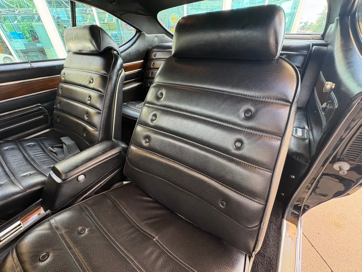 Vehicle photo 39