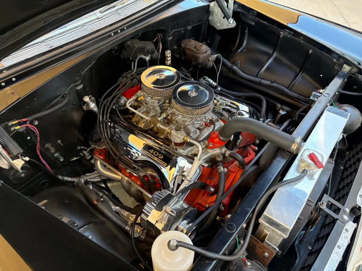 Vehicle photo 26