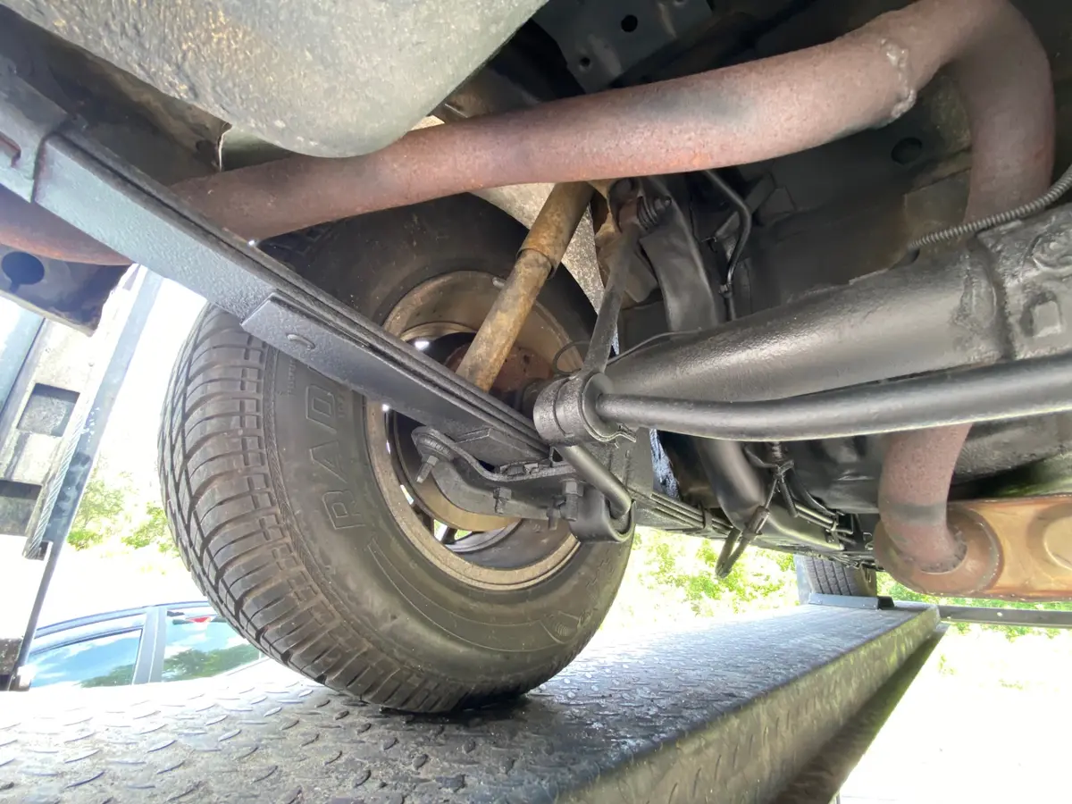 Vehicle photo 30