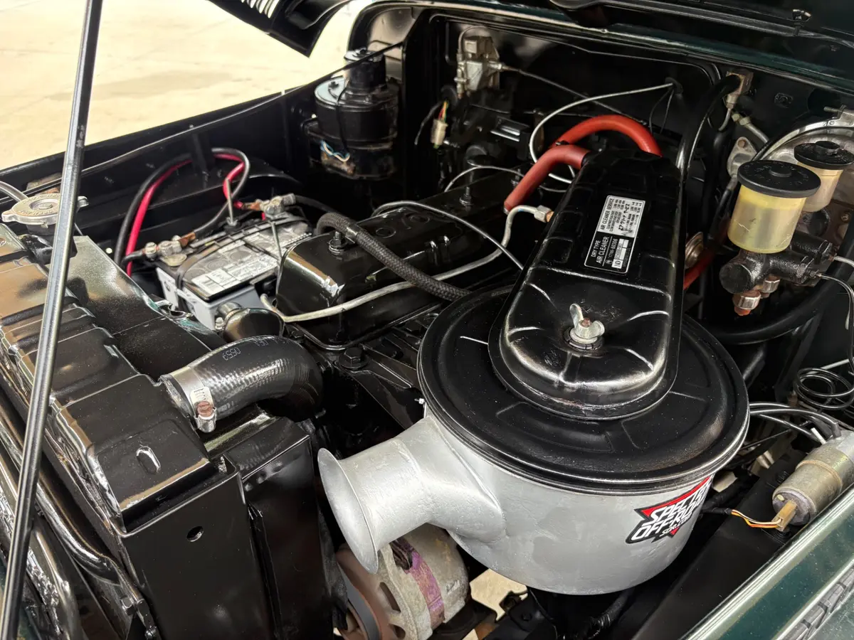 Vehicle photo 29