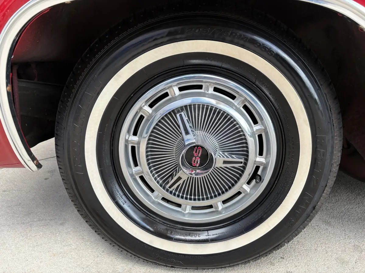 Vehicle photo 21