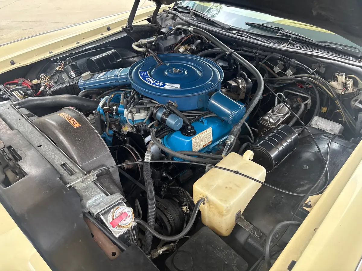 Vehicle photo 29