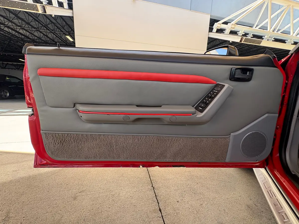 Vehicle photo 36