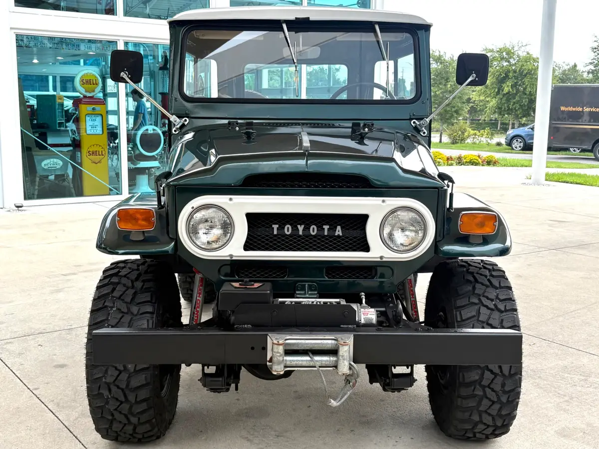 Vehicle photo 2