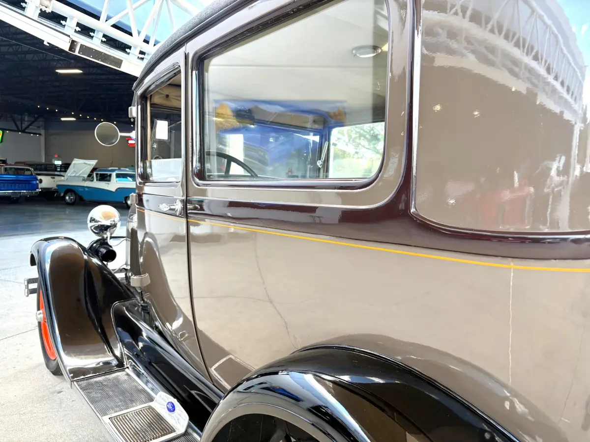 Vehicle photo 14