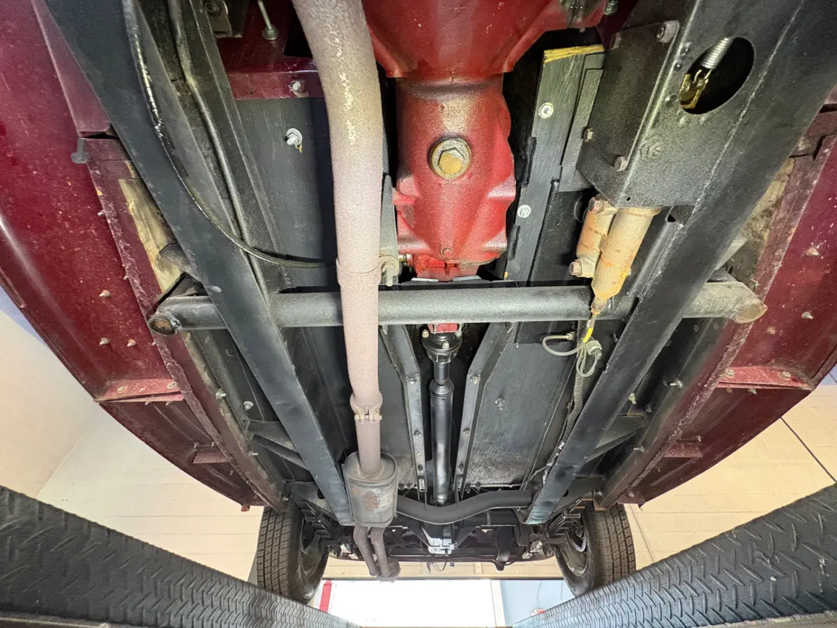 Vehicle photo 54