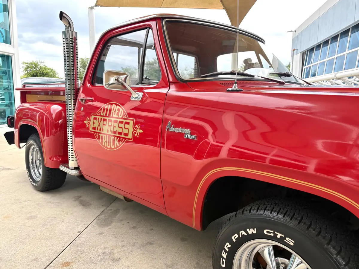 Vehicle photo 18