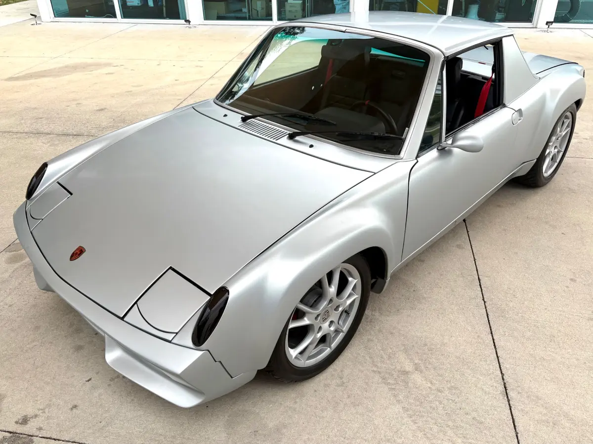 Vehicle photo 20