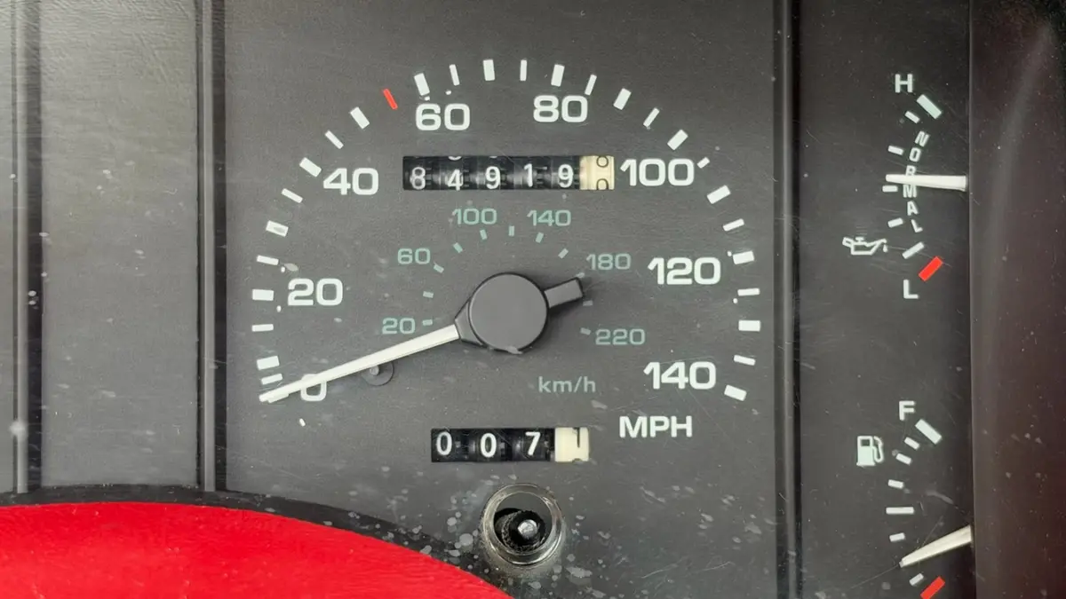 Vehicle photo 30