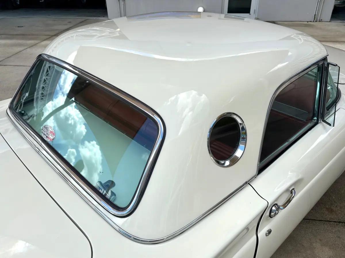 Vehicle photo 25