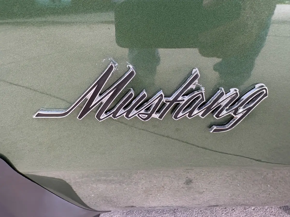 Vehicle photo 26