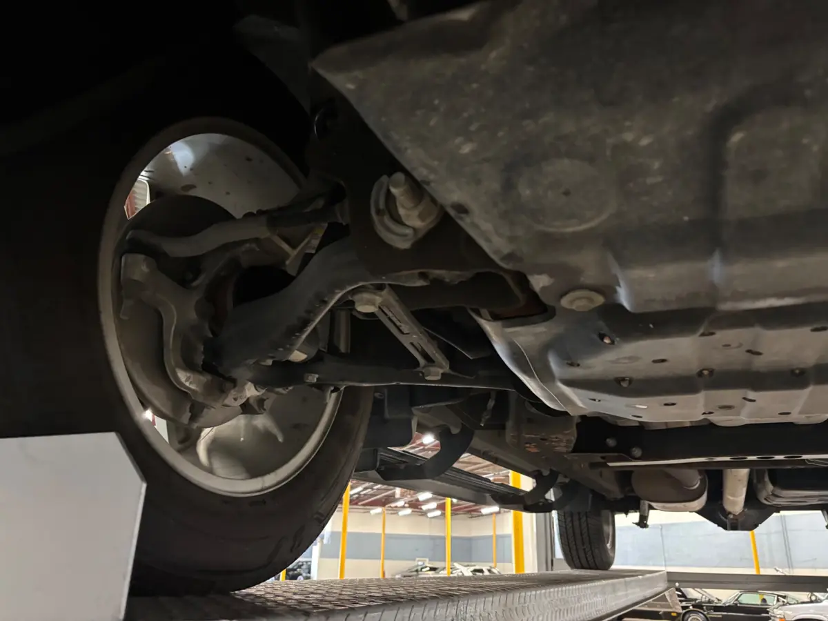 Vehicle photo 38