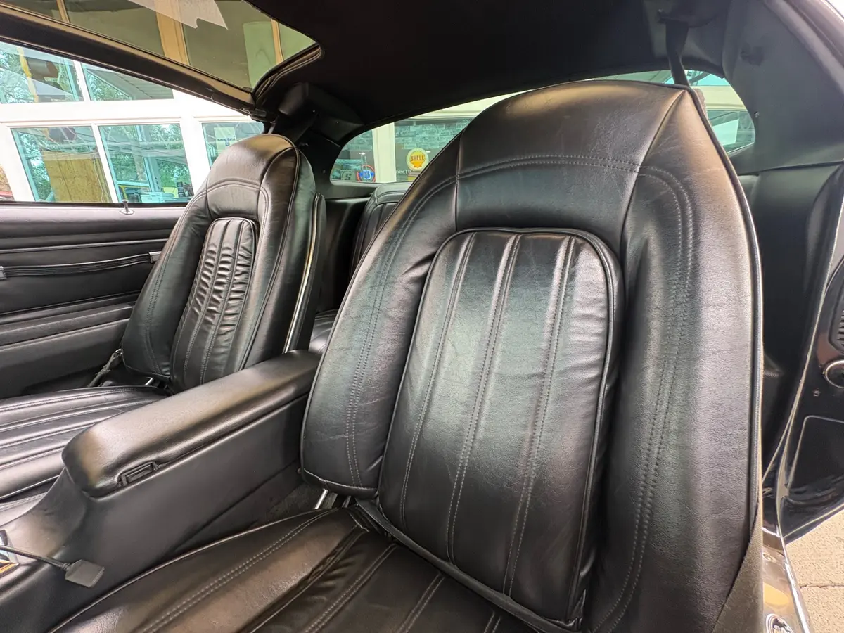 Vehicle photo 46