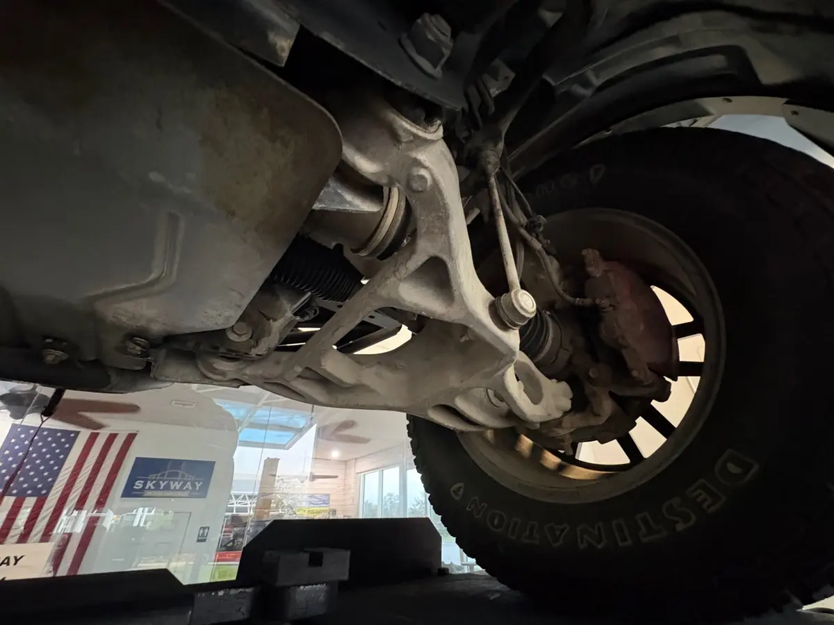 Vehicle photo 58