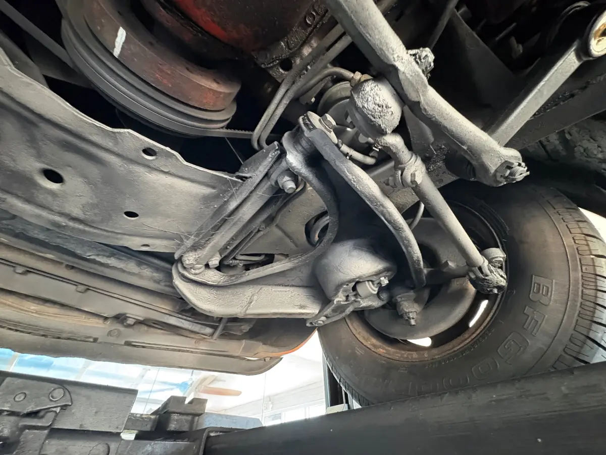 Vehicle photo 59