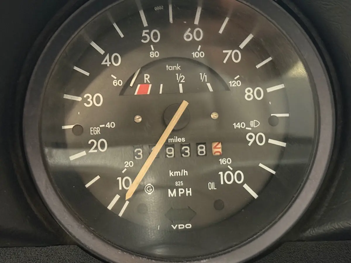 Vehicle photo 14