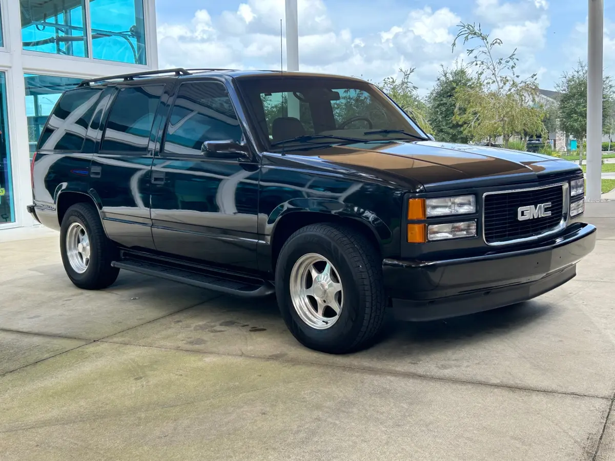 Vehicle photo 3