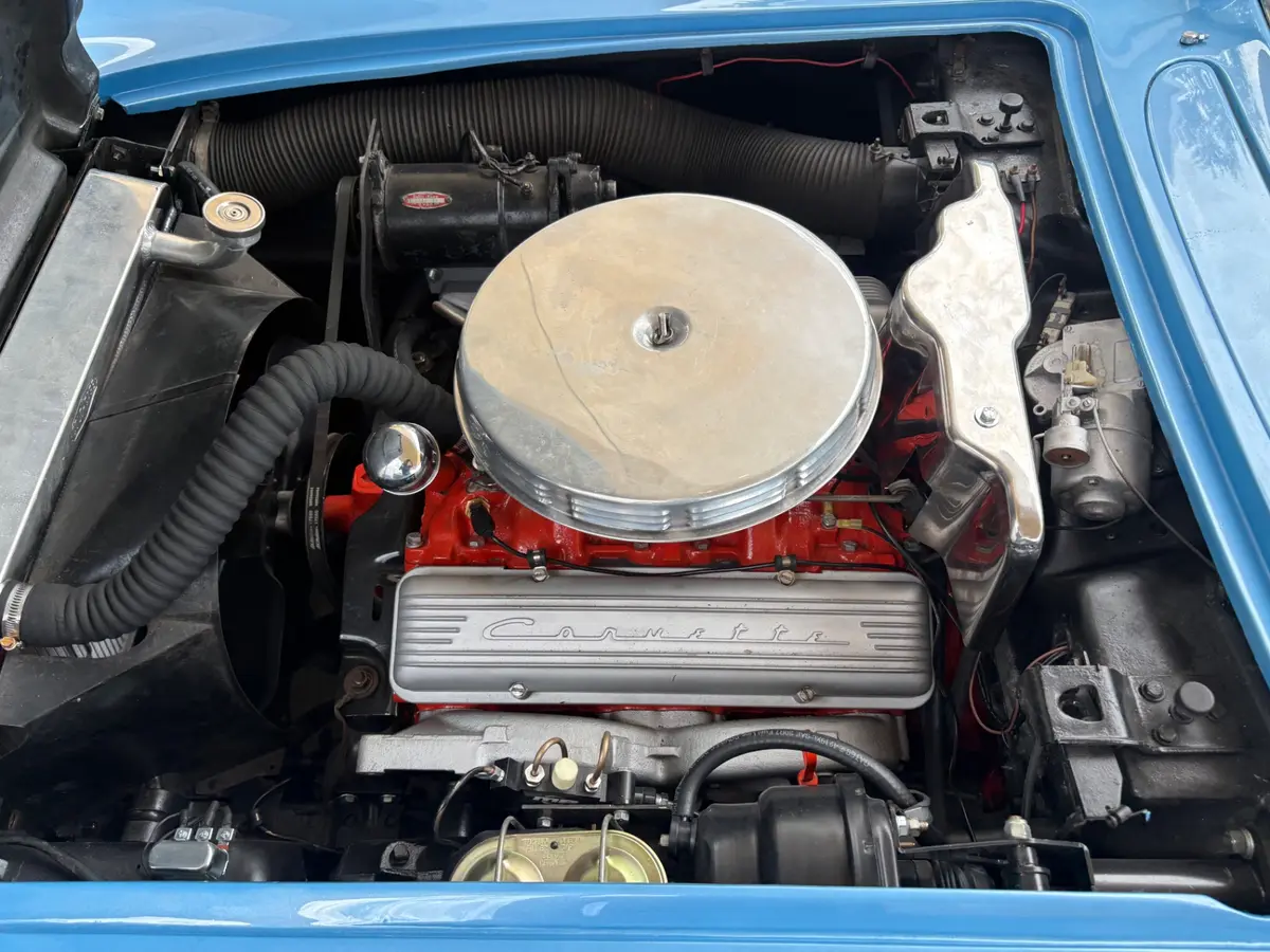 Vehicle photo 30