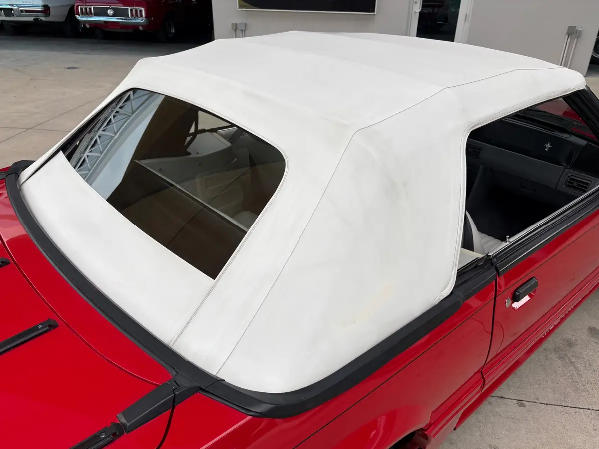 Vehicle photo 26