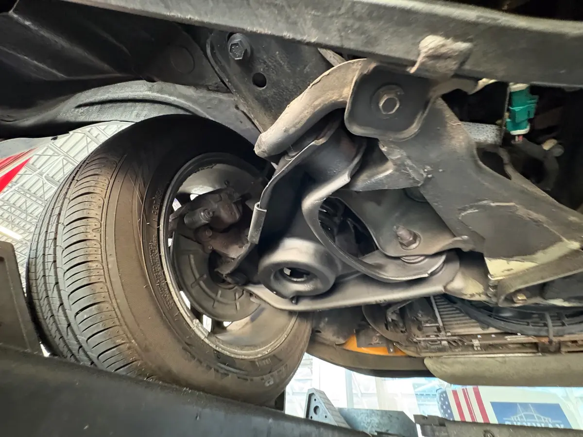 Vehicle photo 58