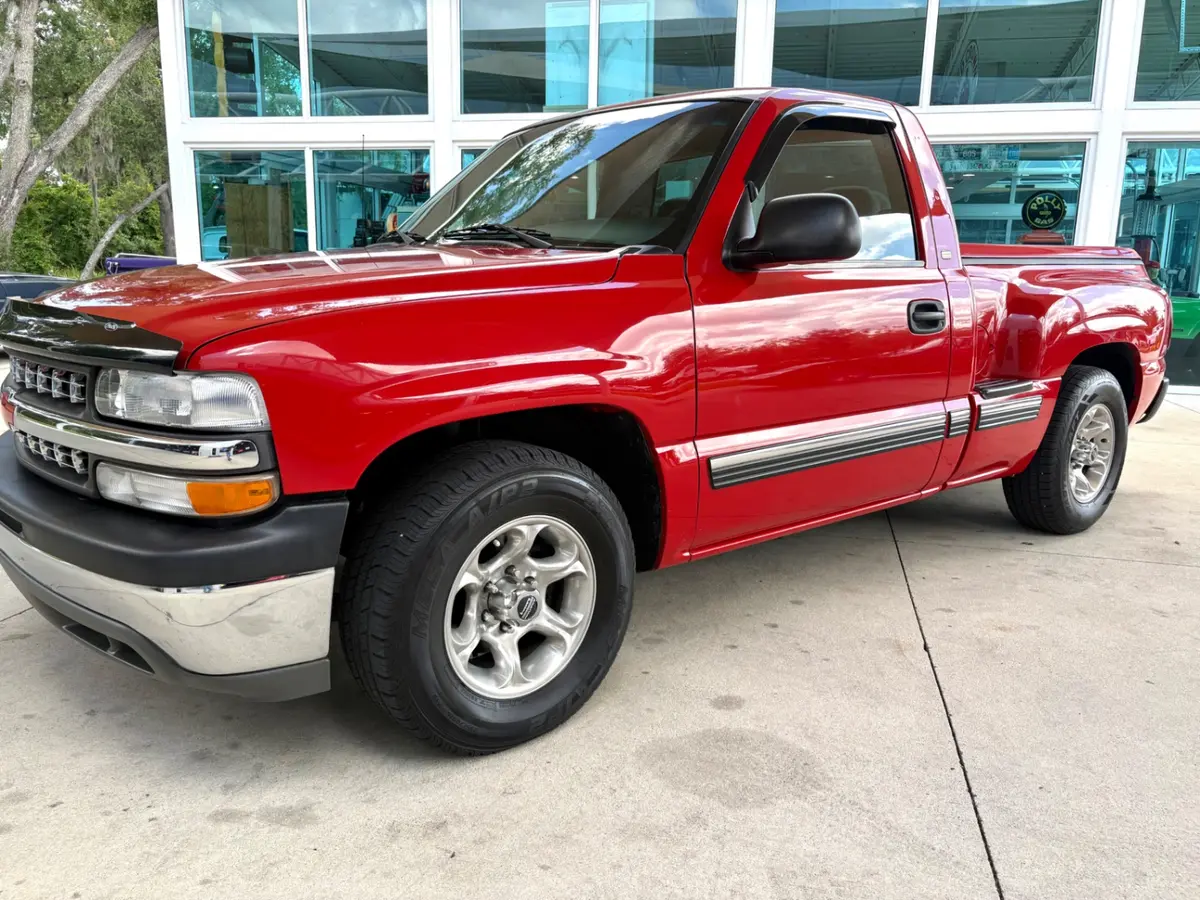 Vehicle photo 11