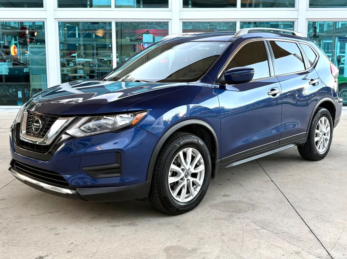 Vehicle photo 11