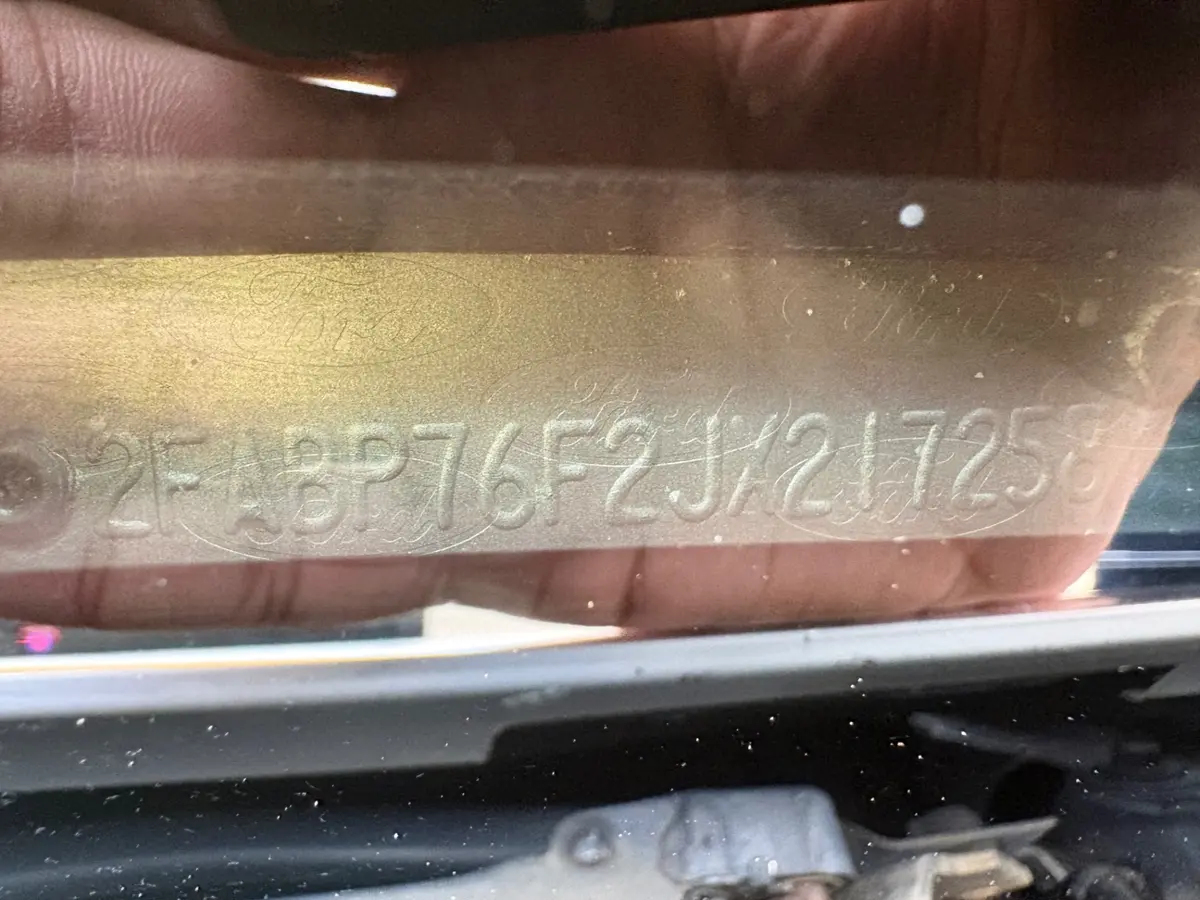 Vehicle photo 23
