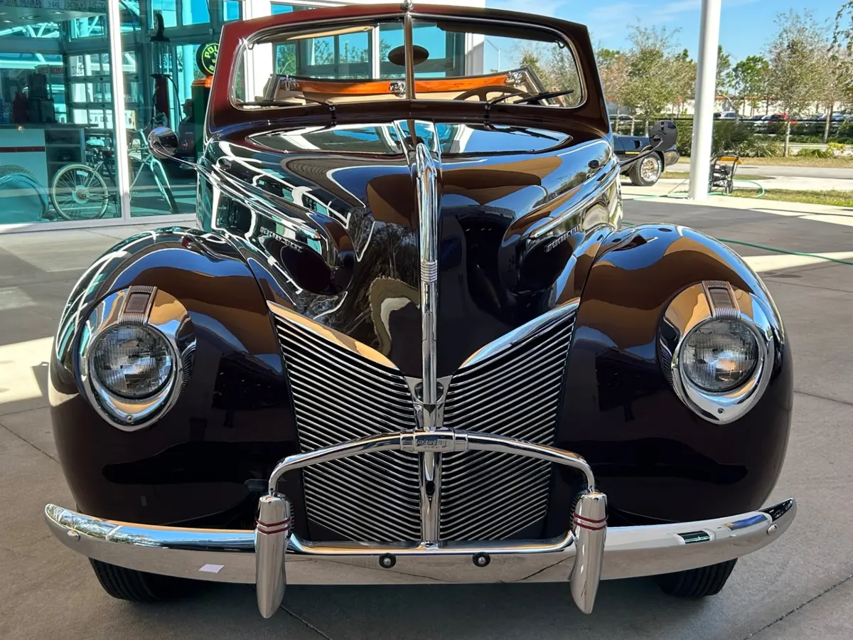 Vehicle photo 2