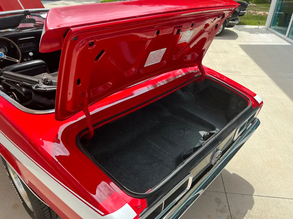 Vehicle photo 22