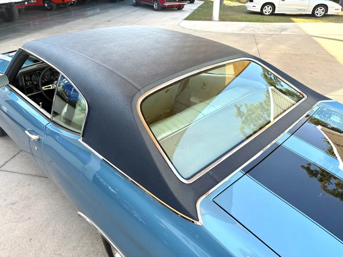 Vehicle photo 31