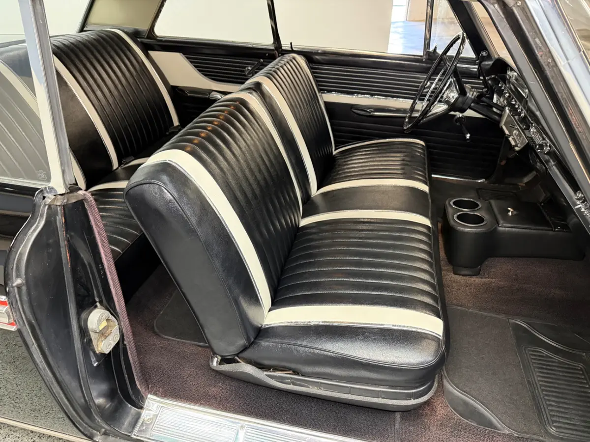 Vehicle photo 34