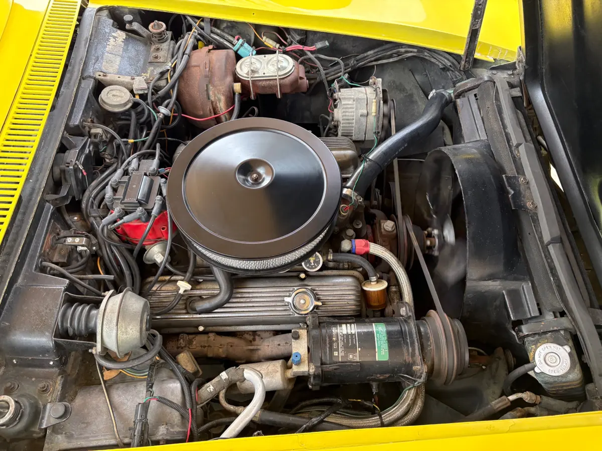 Vehicle photo 25