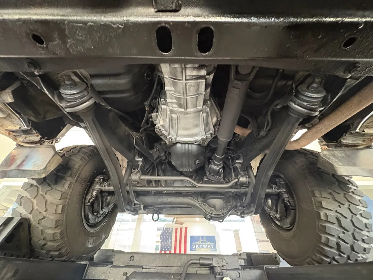 Vehicle photo 49