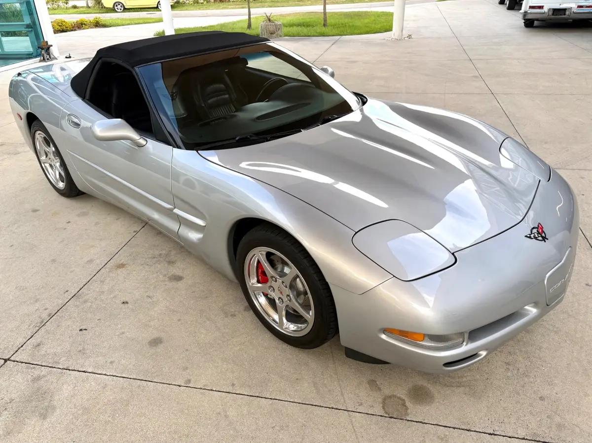 Vehicle photo 22