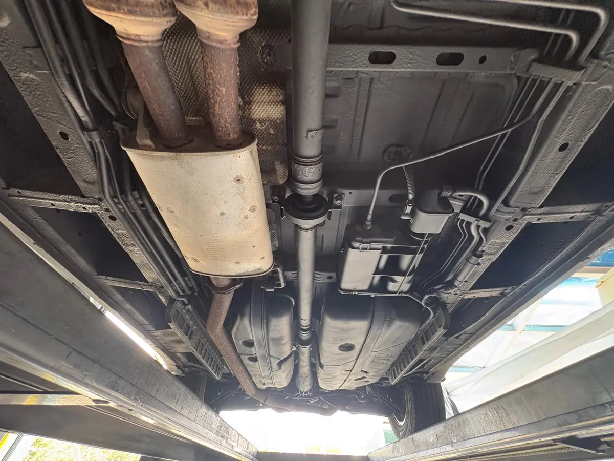 Vehicle photo 60