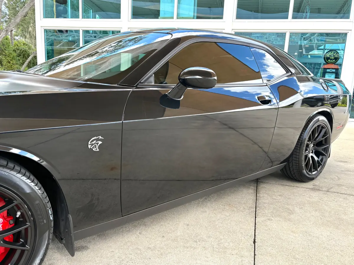 Vehicle photo 13