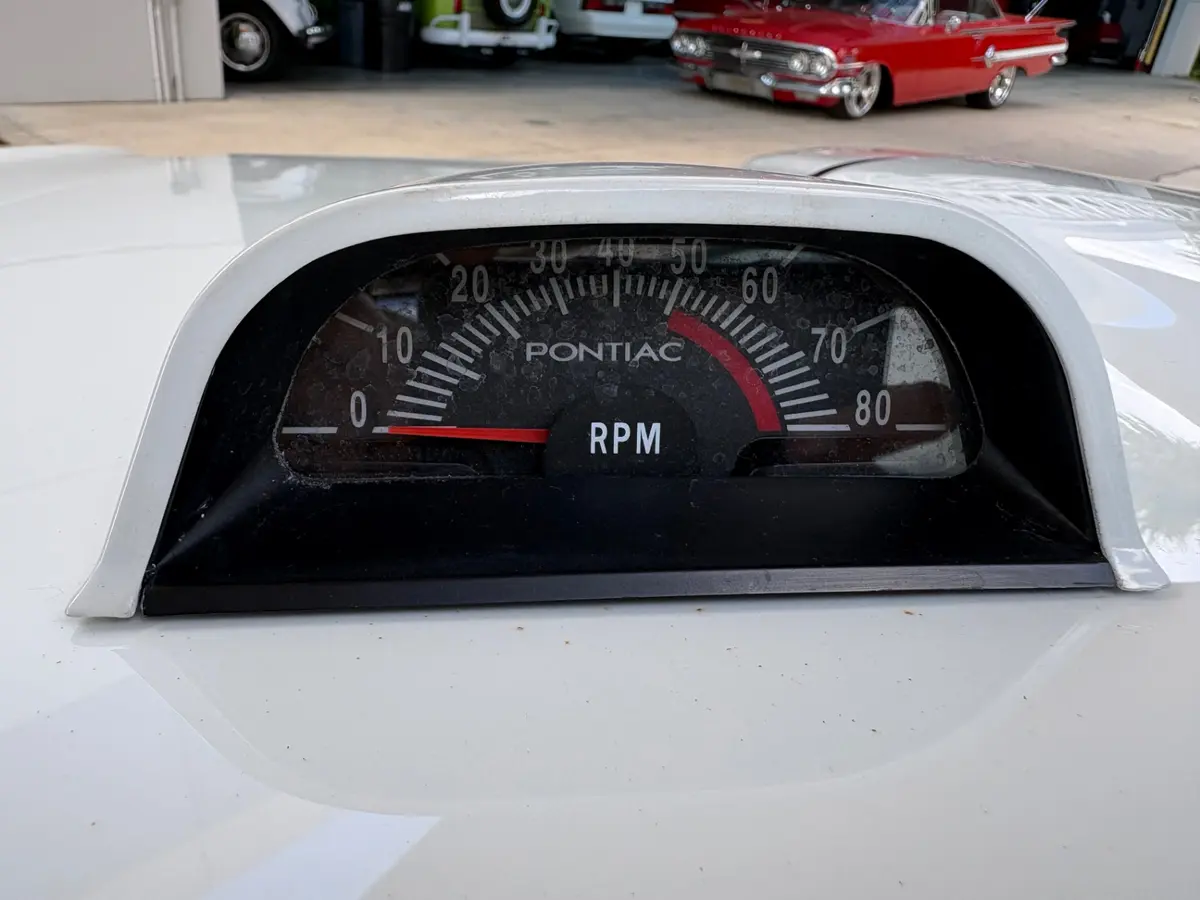 Vehicle photo 21