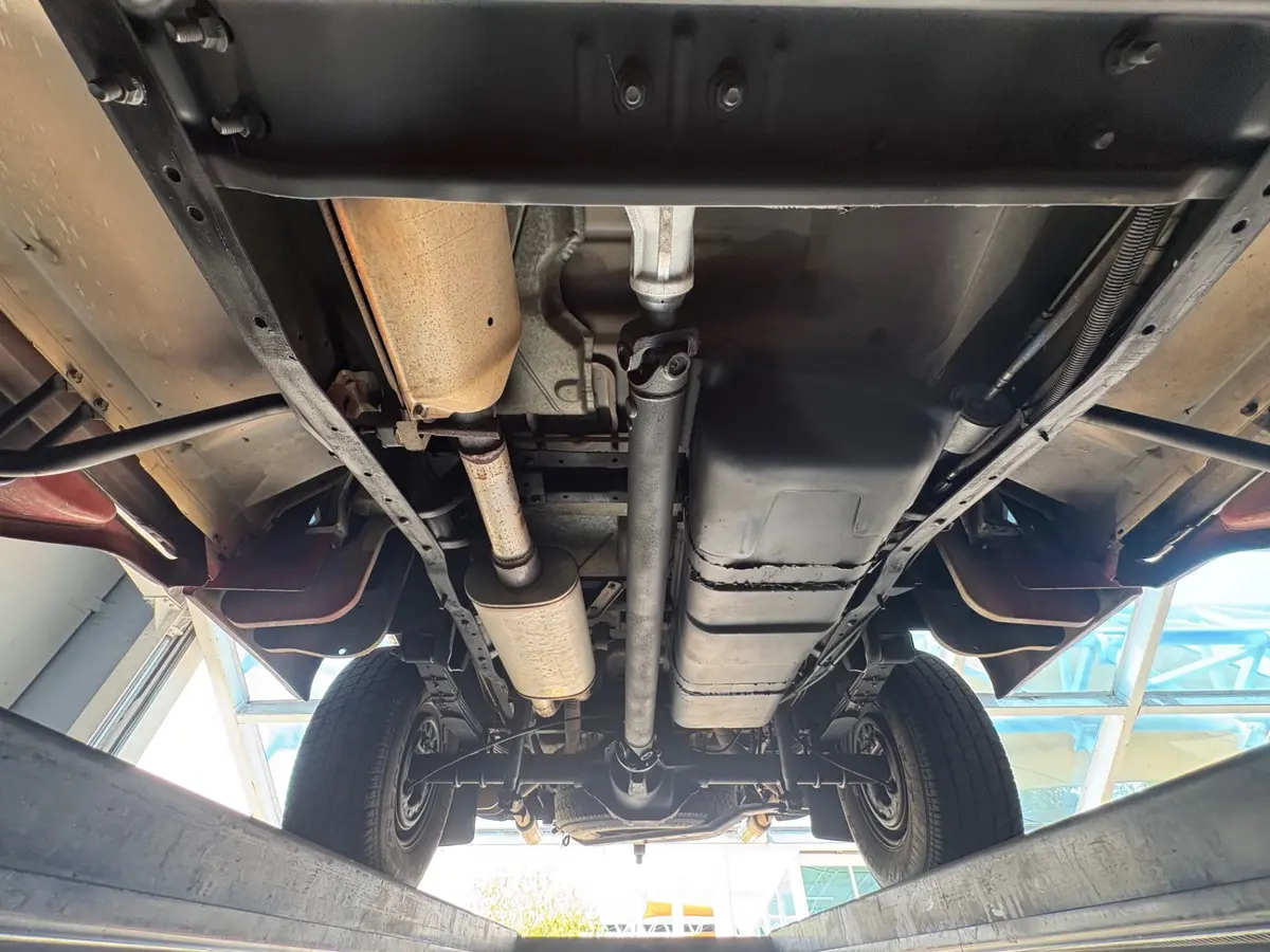 Vehicle photo 52