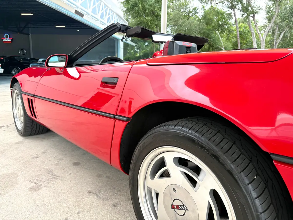 Vehicle photo 15