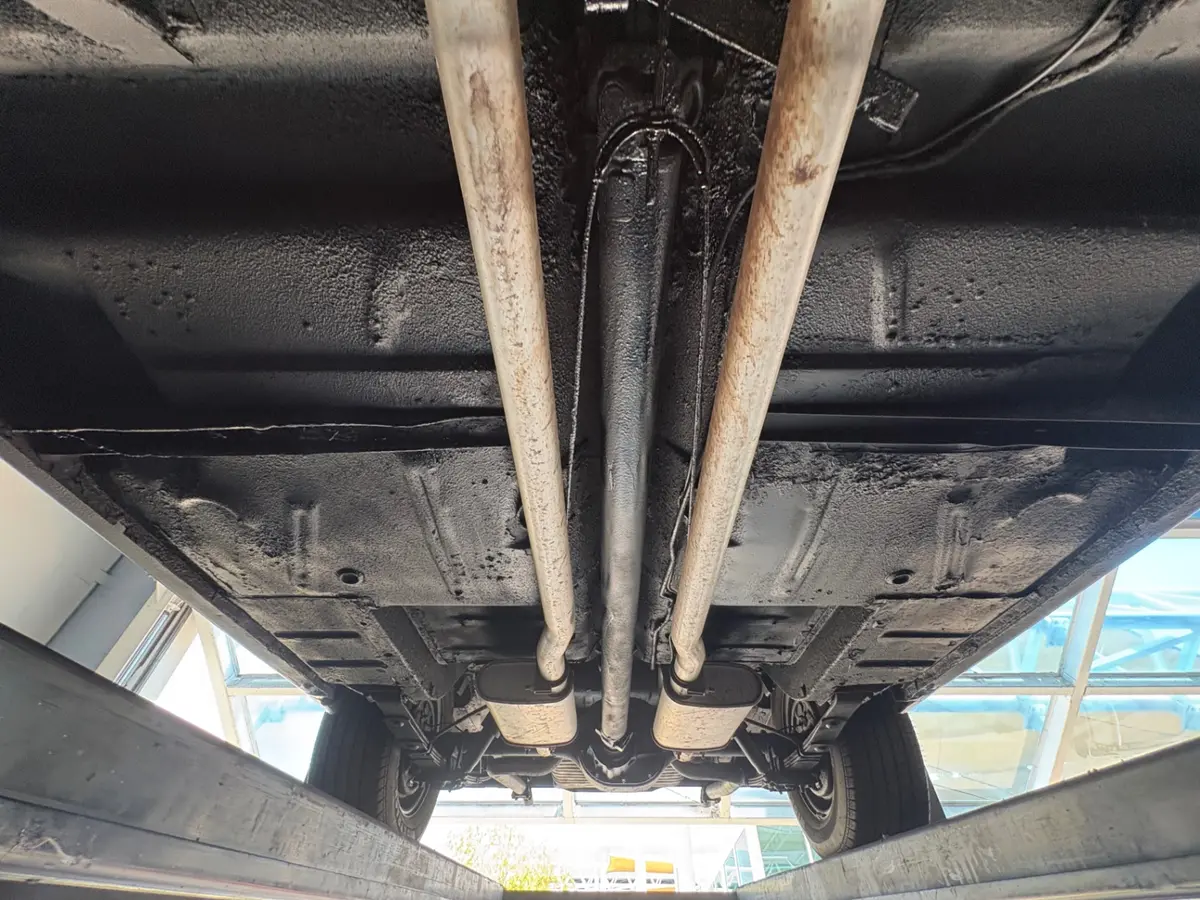 Vehicle photo 56